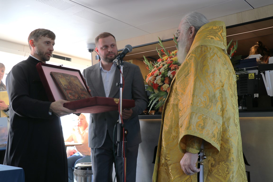 Икону Иоанна Предтечи подарили храму в крепости Орешек