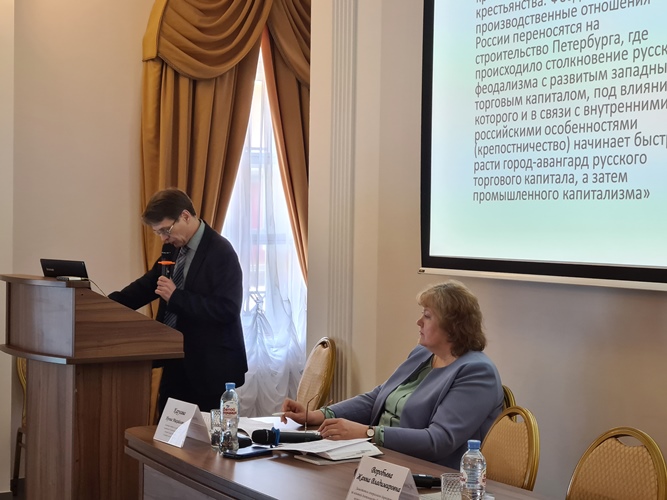 Доклад архивариуса ГМИ СПб Николая Равильевича Славнитского