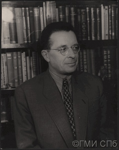 V. N. Orlov on the background of books. 1960-ies